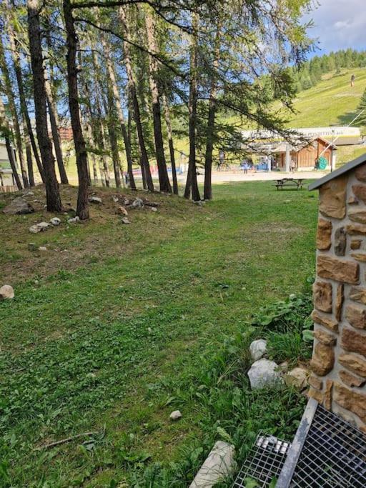 Appartement Au Pied Des Pistes La Joue du Loup Exterior foto
